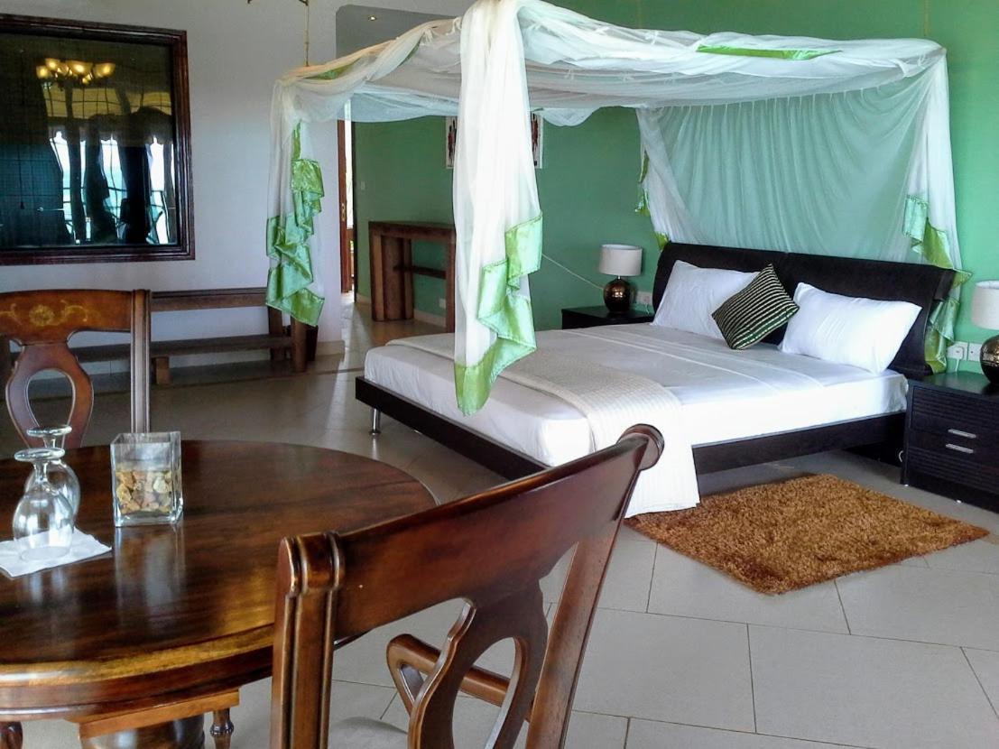 Villa Fleur De Lys Makunduchi Bagian luar foto